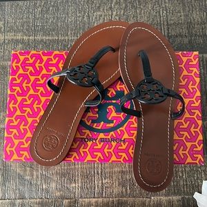 Brand New Flat Thong Black Leather Tory Burch Sandals. Size 7.5.